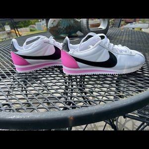 Nike Cortez with pink heel-Sz 7